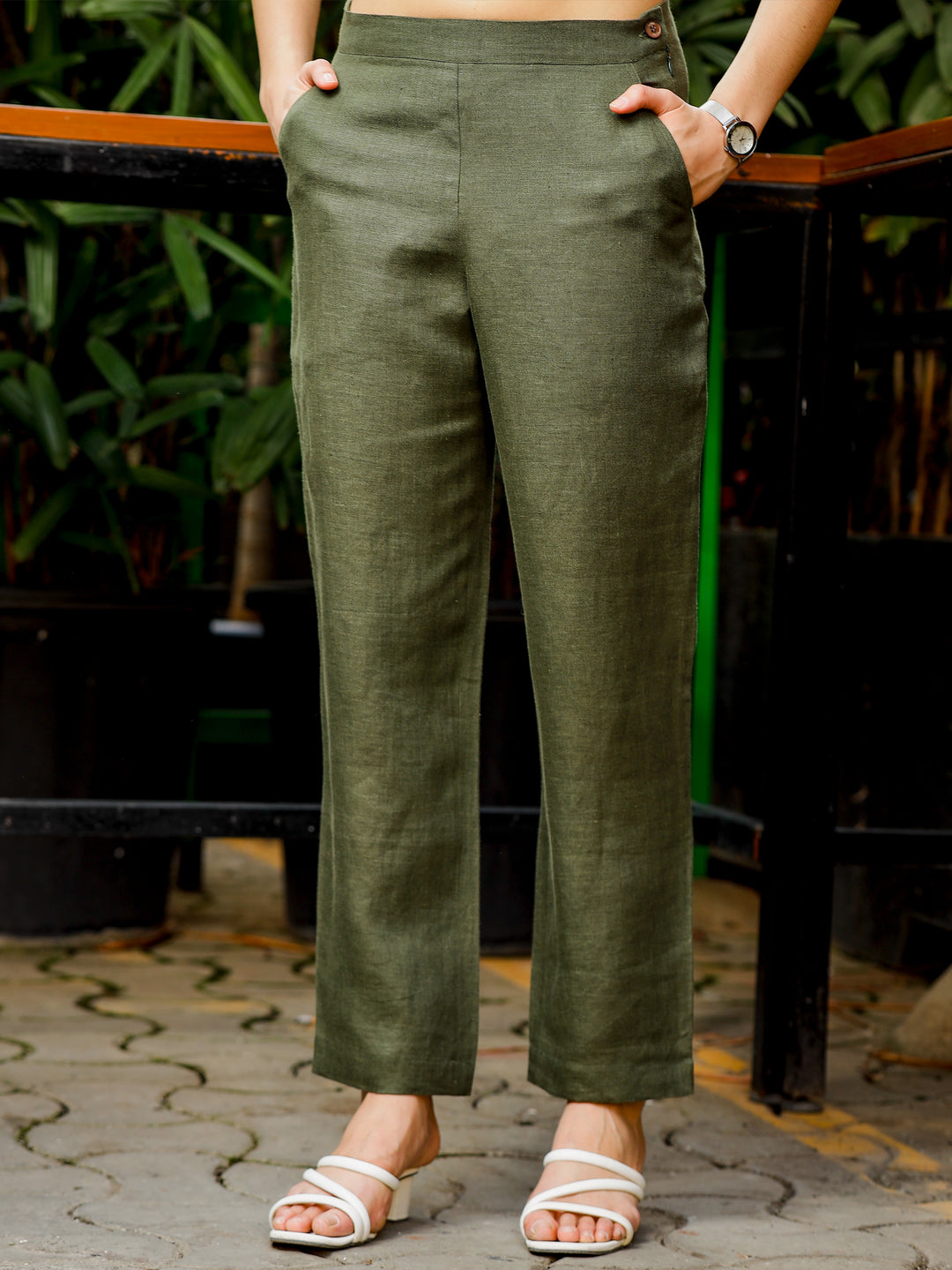Luna - Ankle Length Pure Linen Trousers - Military Green