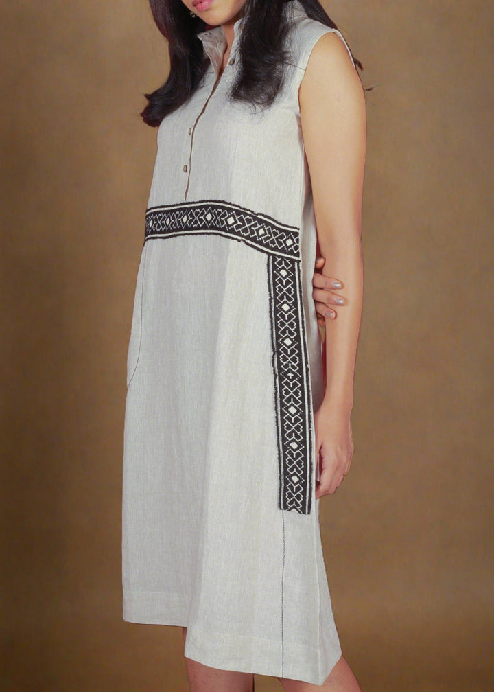 Vasamalli - Sleeveless Toda Embroidered Dress - Ecru