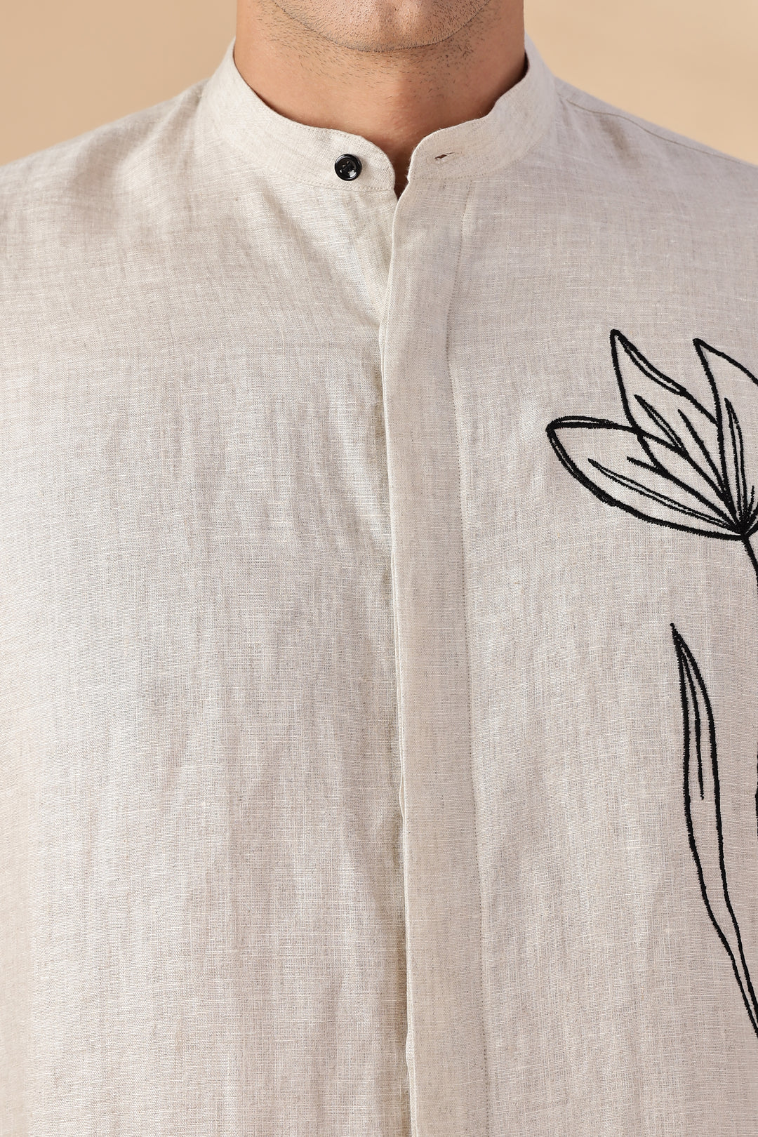 Amari - Pure Linen Short Sleeve Shirt with Floral Embroidery - Ecru