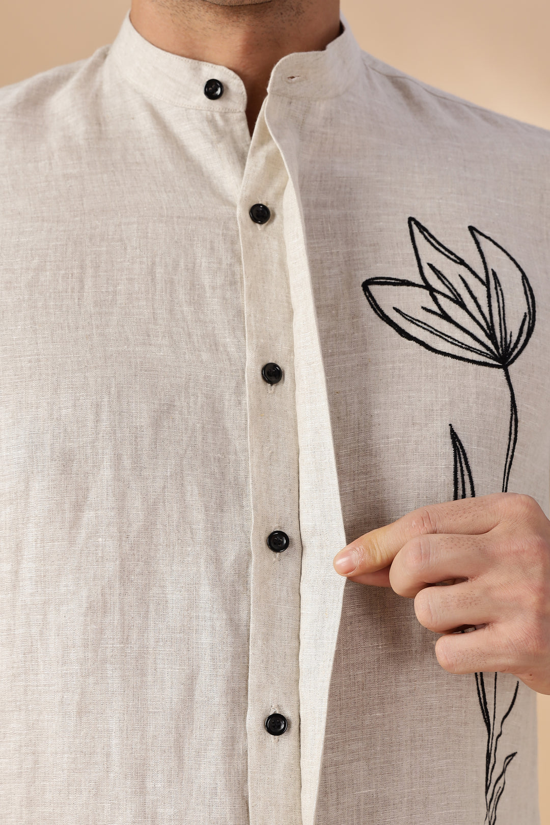 Amari - Pure Linen Short Sleeve Shirt with Floral Embroidery - Ecru