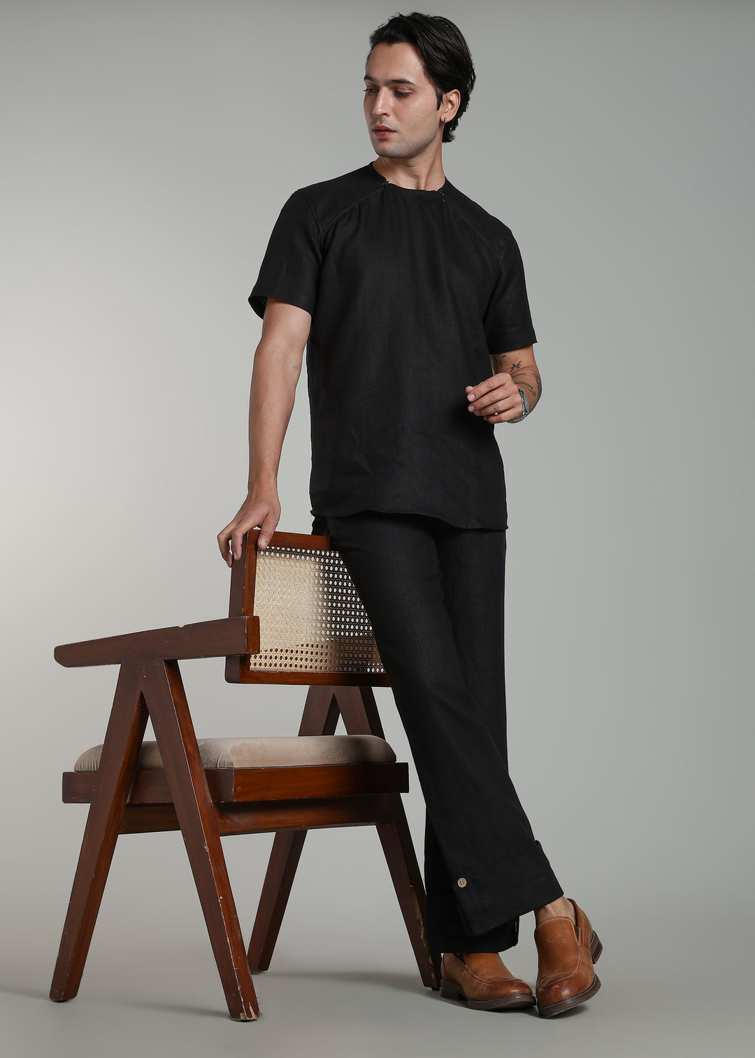 Vanta - Pure Linen Relaxed Trousers with Foldable Hem – Black