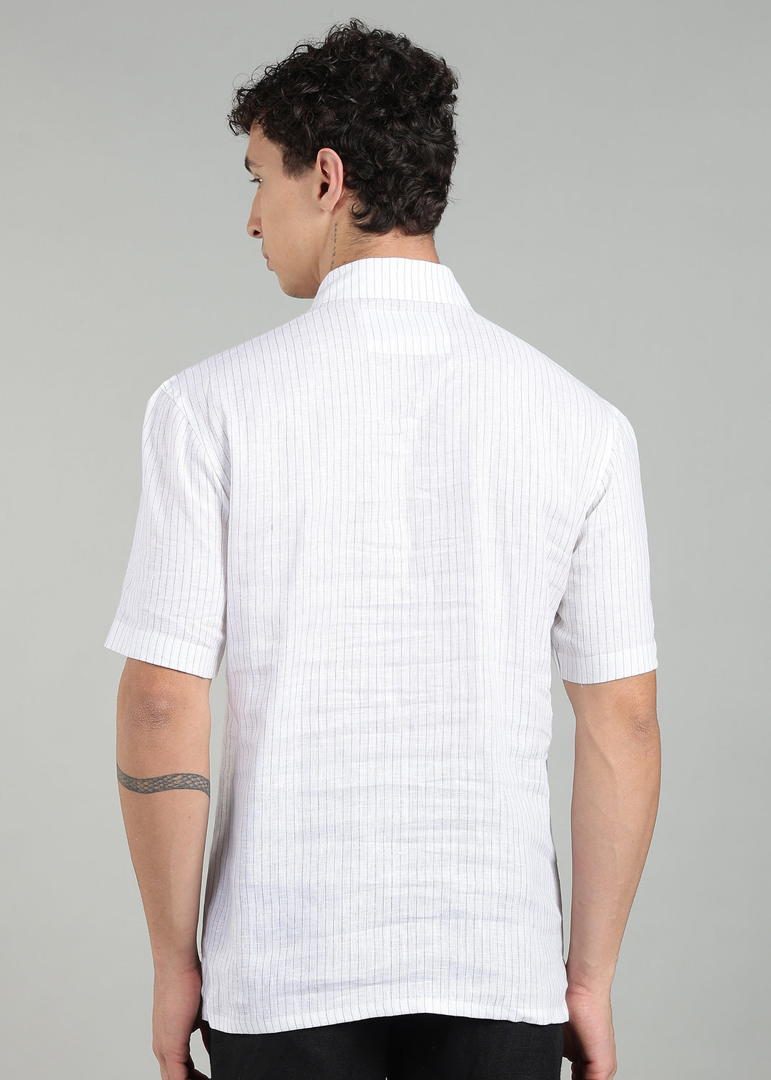 Mirage - Pure Linen Relaxed T-Shirt - Black Pinstripe