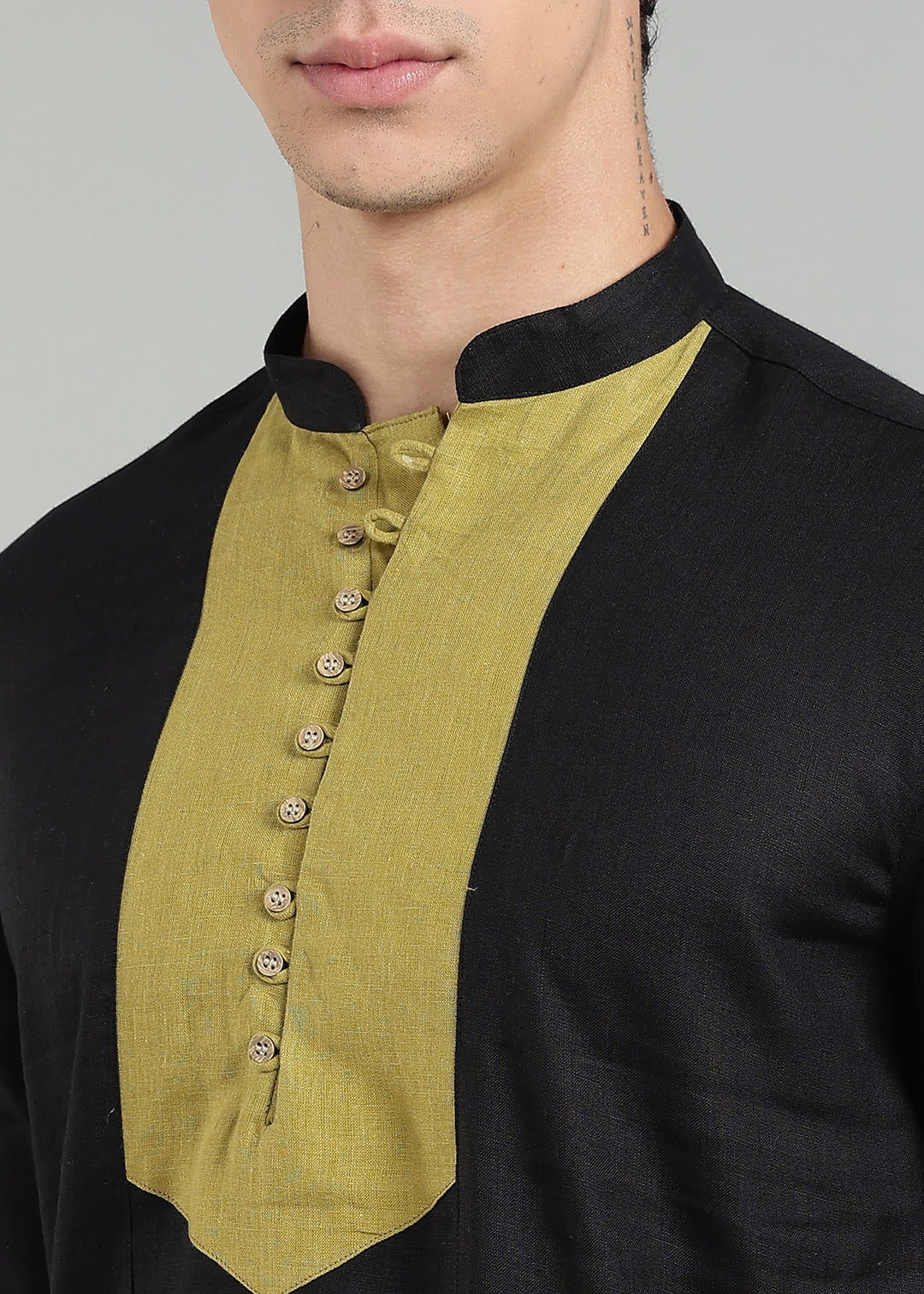 Gul - Pure Linen Mandarin Collar Regular Kurta - Black & Sap Green