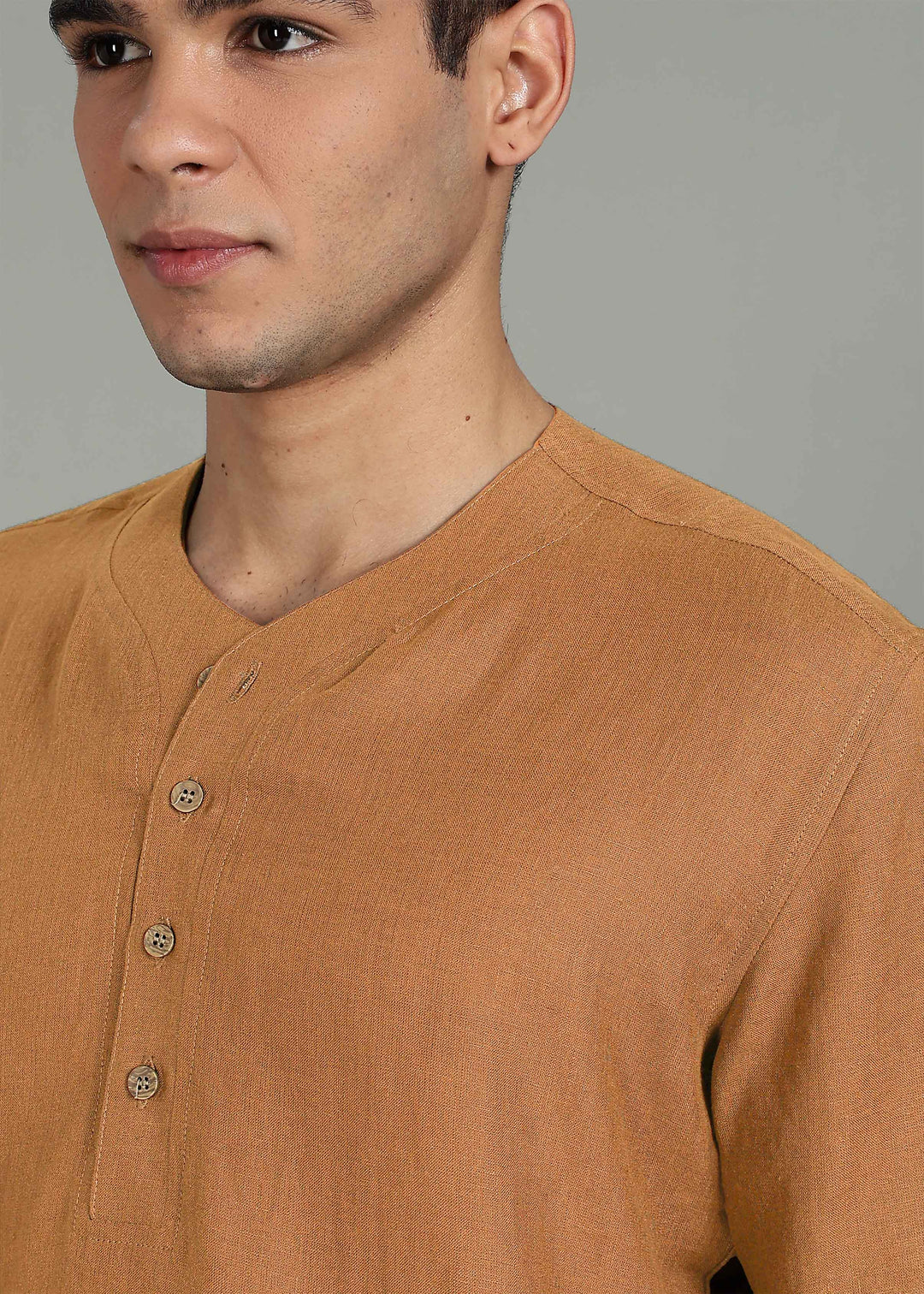 Ruben - Pure Linen Baseball Jersey Neckline T-Shirt - Mustard Brown