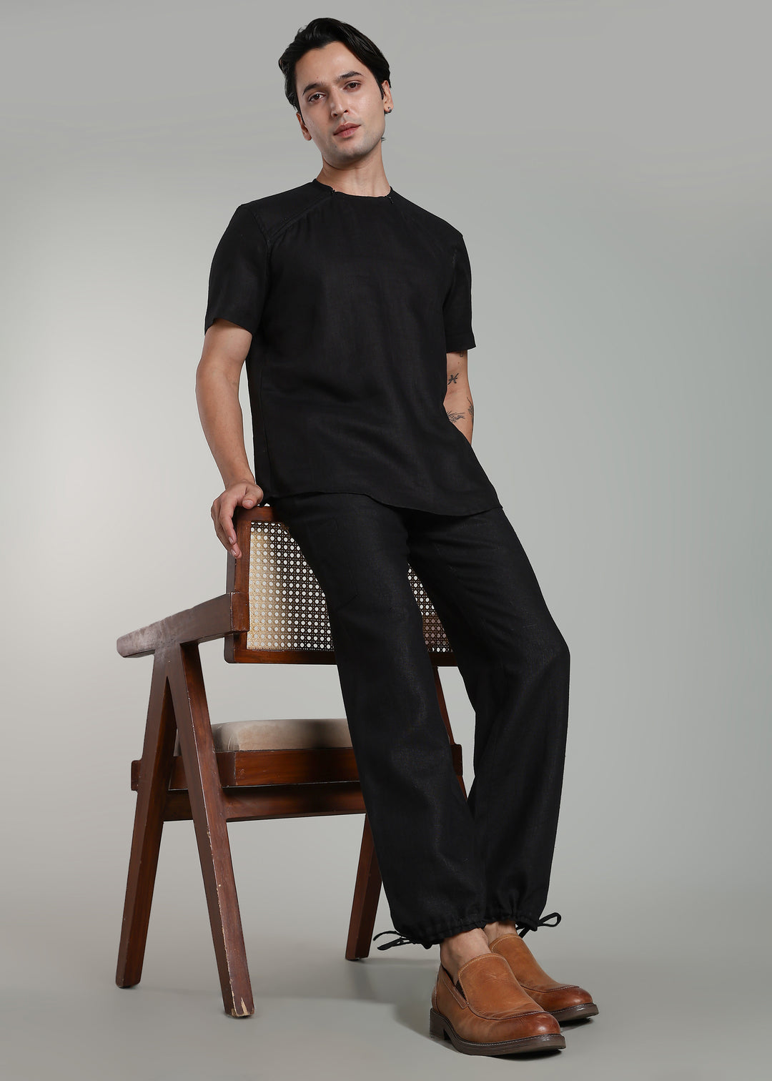 Ink - Pure Linen Relaxed Trousers with  Adjustable Hem Ties – Black