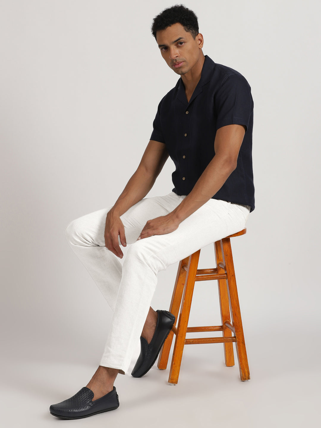 Midnight Navy Soiree Look | Earl Dark Blue Linen Shirt & Pure White Trousers