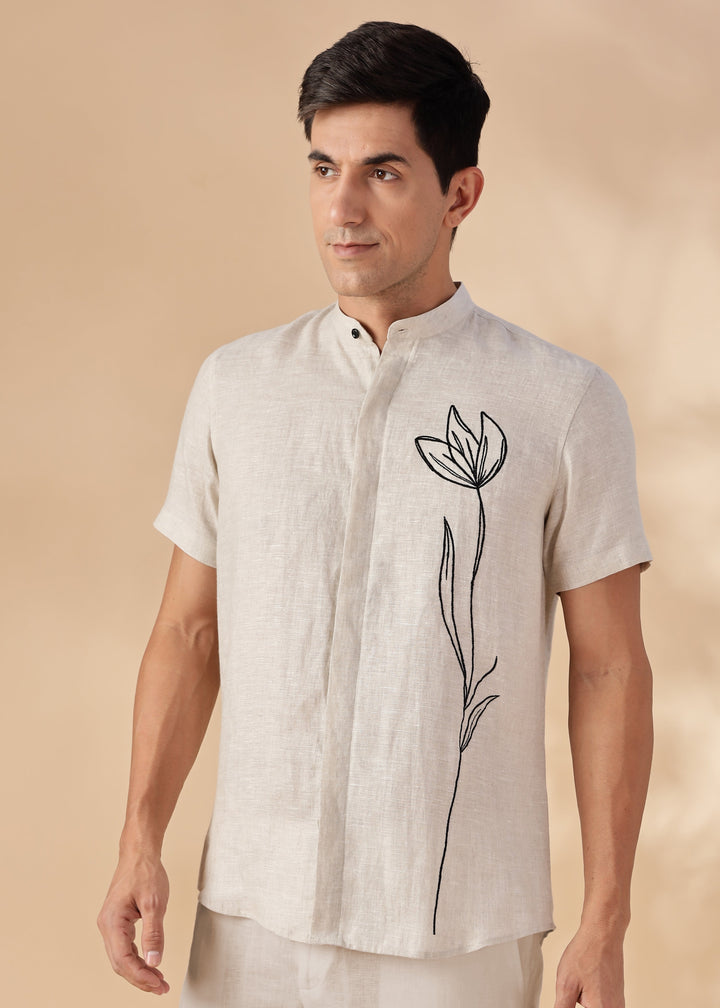Amari - Pure Linen Short Sleeve Shirt with Floral Embroidery - Ecru