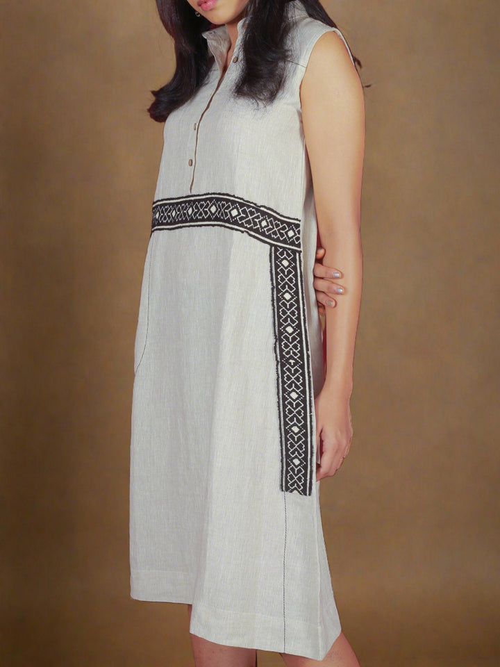 Vasamalli - Sleeveless Toda Embroidered Dress - Ecru