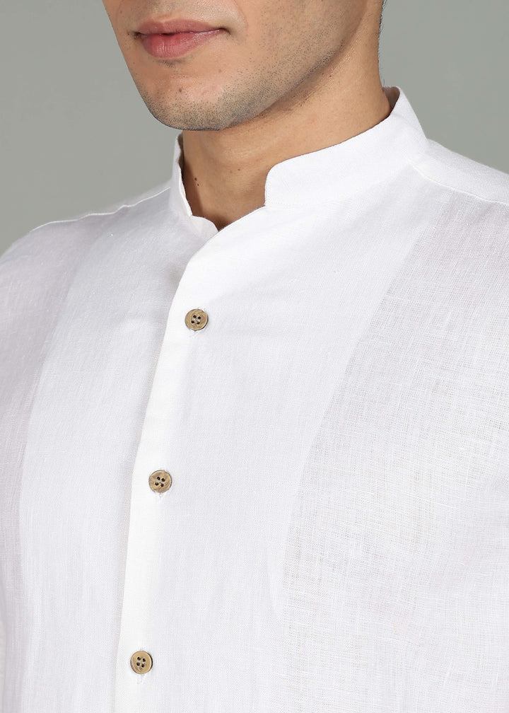 Man wearing a 100% pure linen white full sleeve shirt in 44 LEA with a gray background