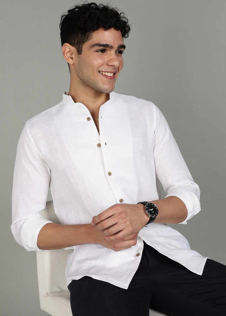 Man wearing a 100% pure linen white full sleeve shirt in 44 LEA with a gray background