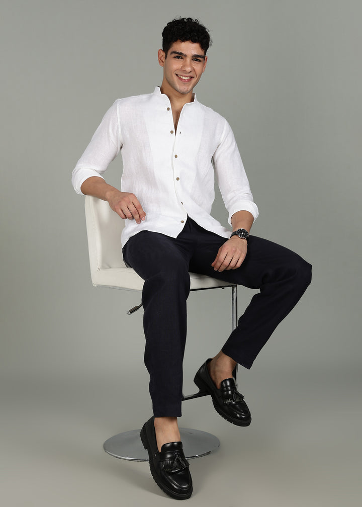 Man wearing a 100% pure linen white full sleeve shirt in 44 LEA with a gray background