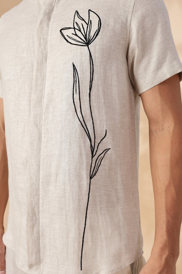 Amari - Pure Linen Short Sleeve Shirt with Floral Embroidery - Ecru