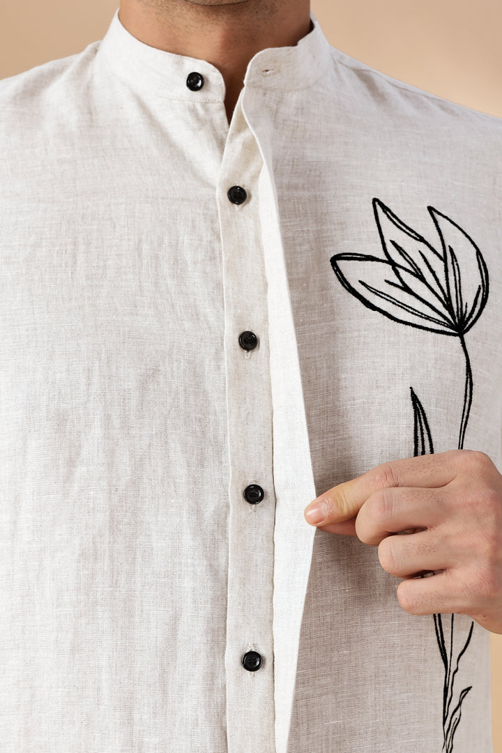 Amari - Pure Linen Short Sleeve Shirt with Floral Embroidery - White