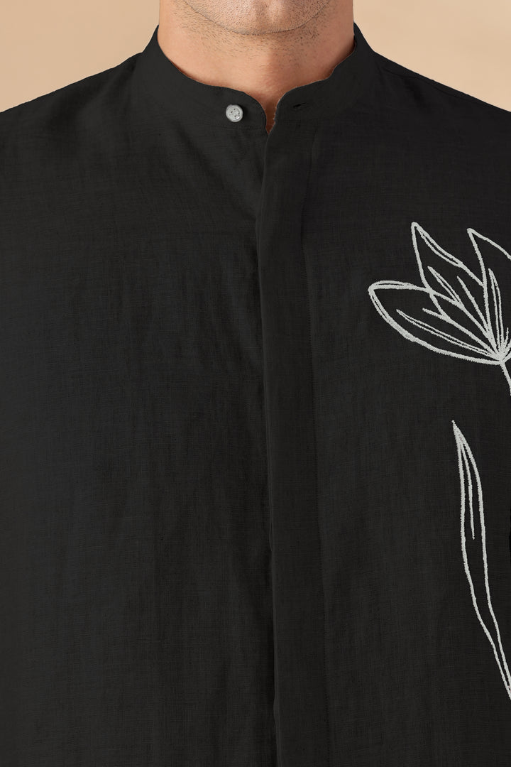 Amari - Pure Linen Short Sleeve Shirt with Floral Embroidery - Black