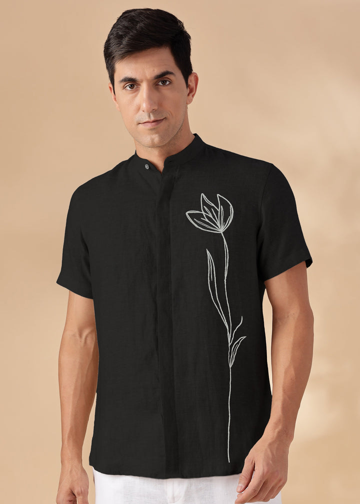 Amari - Pure Linen Short Sleeve Shirt with Floral Embroidery - Black