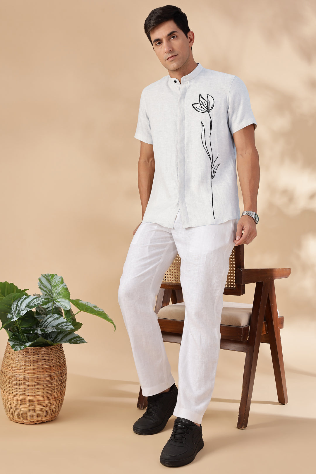 Amari - Pure Linen Short Sleeve Shirt with Floral Embroidery - White