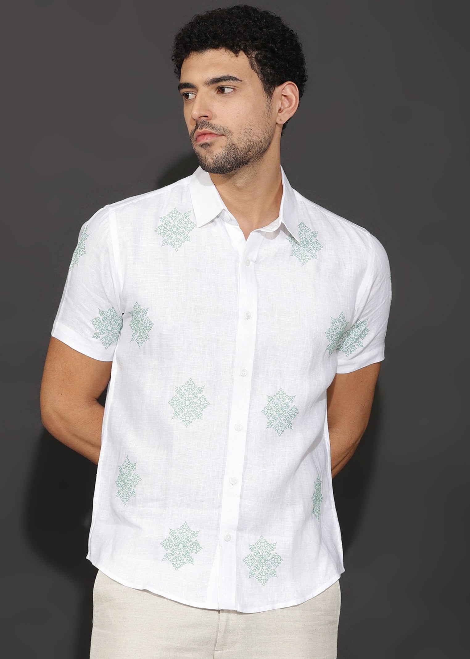 【2plan】Britain embroidery linen half shirt White Hand-Embroidered Pure Linen Half Sleeve Shirt – Linen